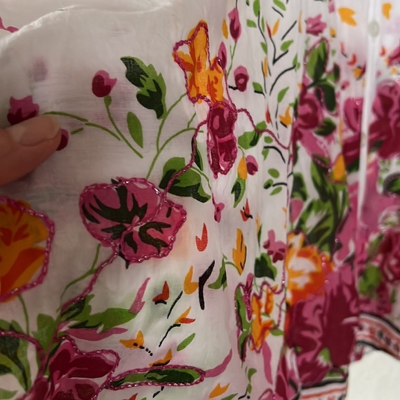 Priya white floral light weight button down blouse Size 10 -EUC Dainty boho - Picture 4 of 4